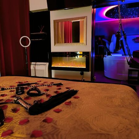 La Loveroom Bdsm De Nice " La Chambre Luxe Des Desirs " Экстерьер фото