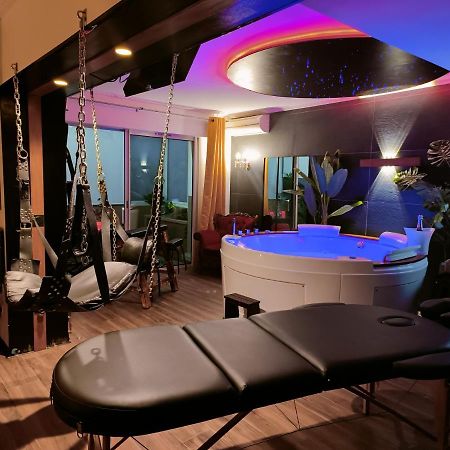 La Loveroom Bdsm De Nice " La Chambre Luxe Des Desirs " Экстерьер фото