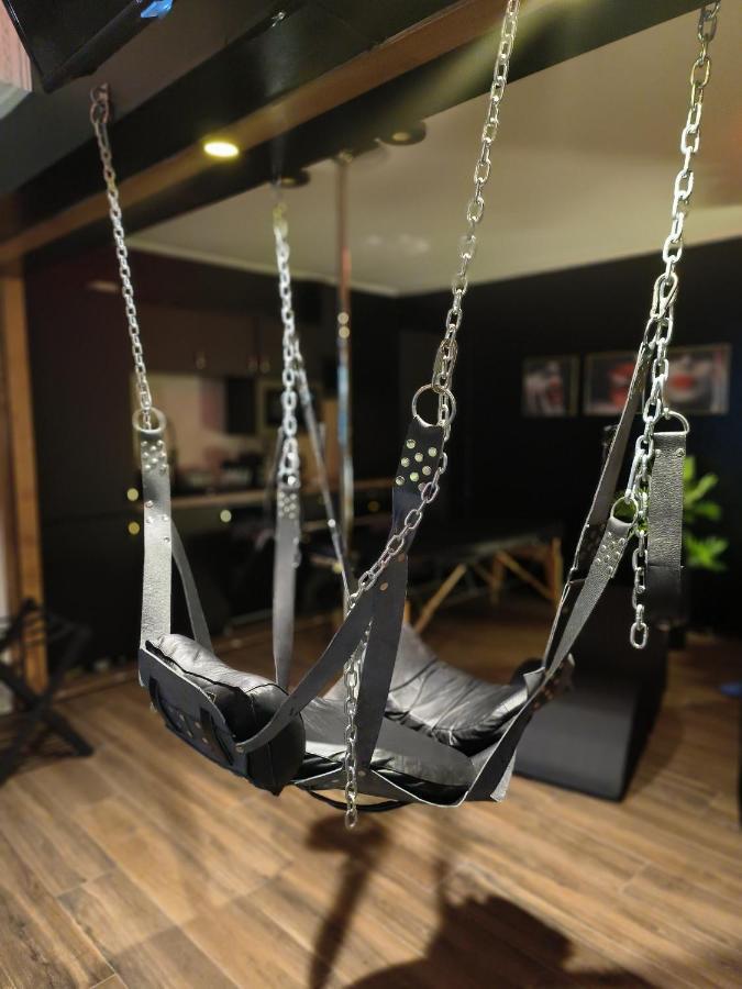 La Loveroom Bdsm De Nice " La Chambre Luxe Des Desirs " Экстерьер фото