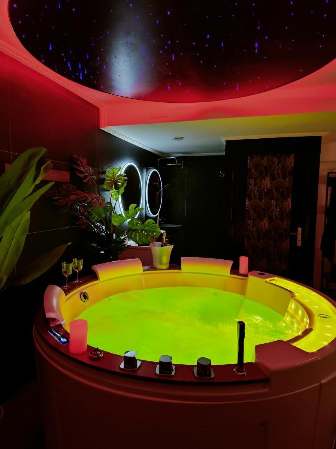 La Loveroom Bdsm De Nice " La Chambre Luxe Des Desirs " Экстерьер фото