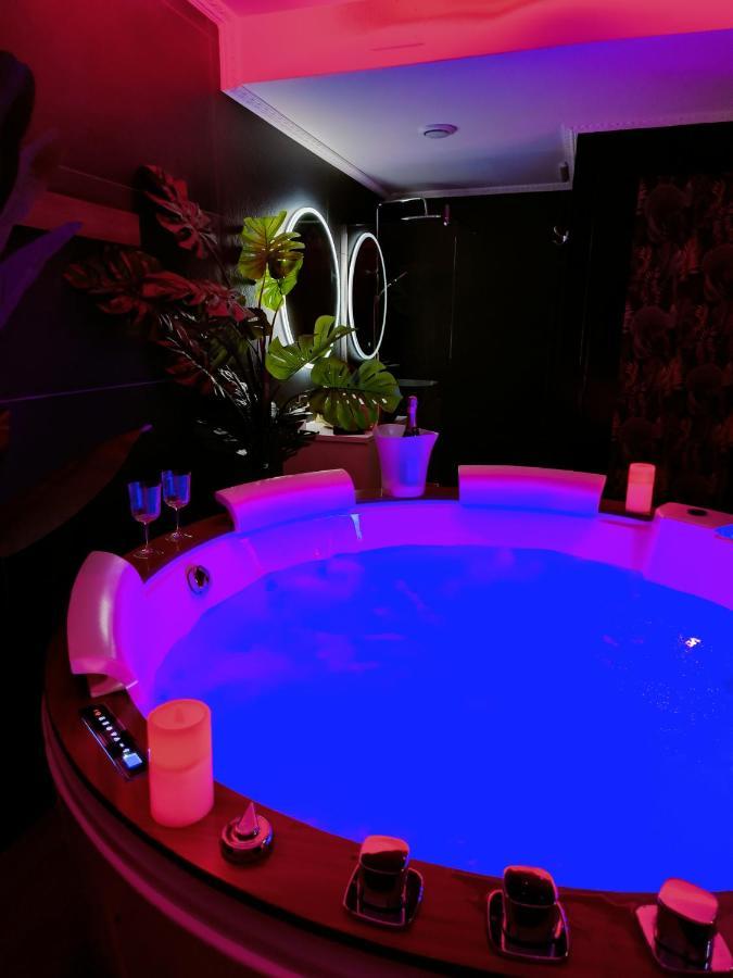 La Loveroom Bdsm De Nice " La Chambre Luxe Des Desirs " Экстерьер фото